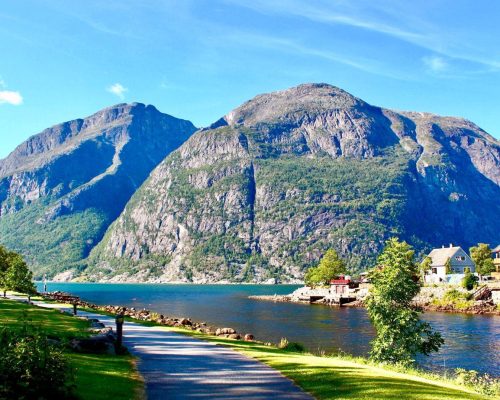 Eidfjord, Cruise met reisbegeleiding